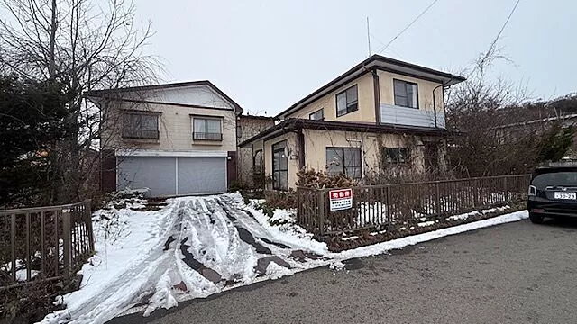 Used single-family home Okama Fururin used residence