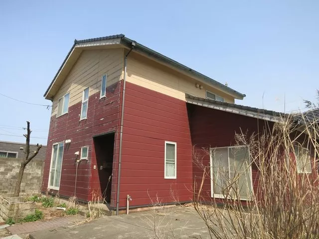 Used house in Imaizumi, Tsuruoka City. Perfect for living or as a vacation home! Relax without worrying about being watched.