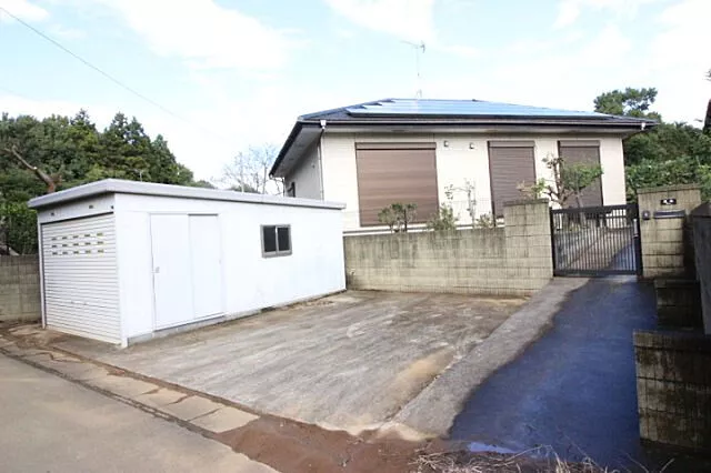 Used single-family home with solar power generation, single-story house, parking for 3 cars, Tsukidate, Inashiki