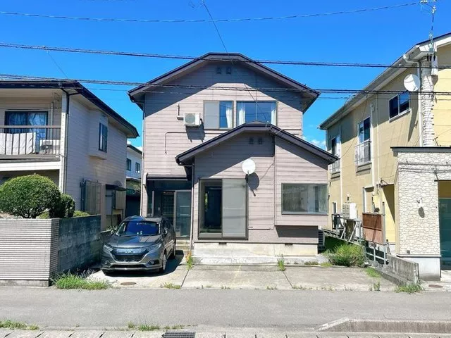 Open house held / Current sale until August 17