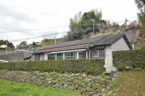 Satsumasendai-shi, Satsumasendai-shi, Satsumasendai (Kamikawachi station) Single story house, 4DK

1.5 million yen