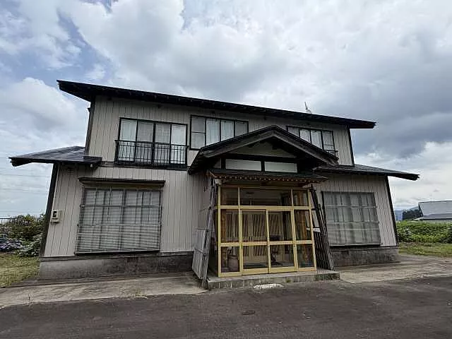 Used single-family home, JR Ou Main Line Yuzawa Station 5 km