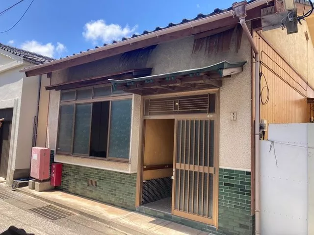 A single-story house in a quiet residential area♪ Toilet, tatami mat replacement, and porch flooring have been renovated♪