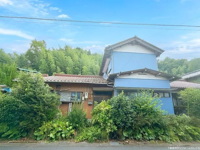 ■Approximately 98 tsubo of spacious land■LDK with good sunlight facing the south garden! A green-rich area