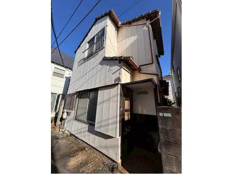Detached house for 9.8 million yen. A single-family home that can be considered at a lower price.