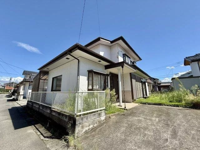 12 minutes on foot to the station! A comfortable life in a highly convenient surrounding environment♪