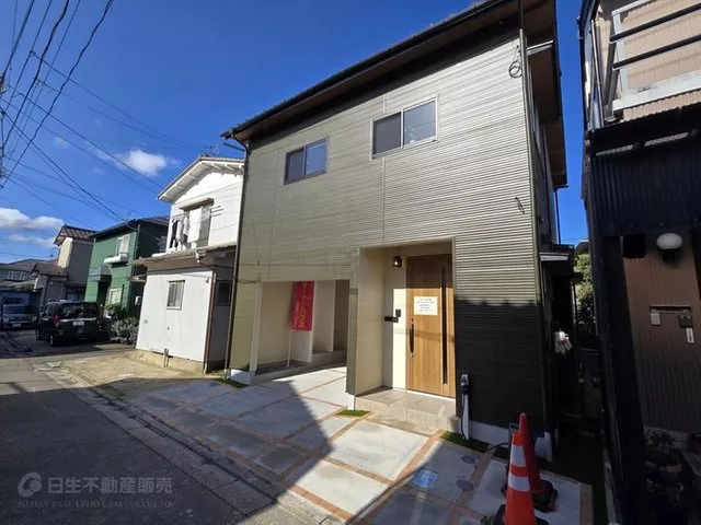 Renovation completed in October 2025! 5 minutes on foot to Sekiya Station × Parking for 2 cars available.