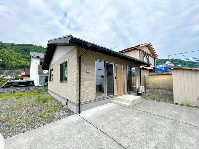 [Open House] Interior renovation (full wallpaper replacement) / Single-story /
