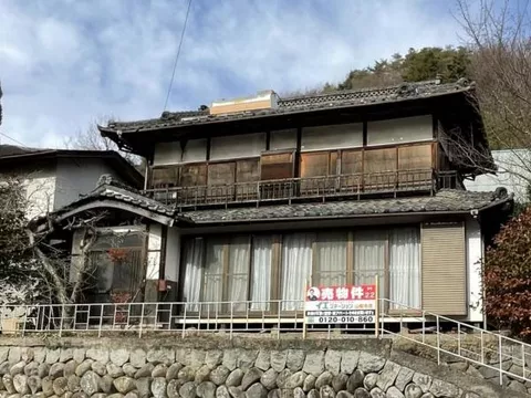 Yamanashi-shi, Yamanashi Mizuguchi (Kasugaicho Sta.) 2F 7DK

1.7 million yen