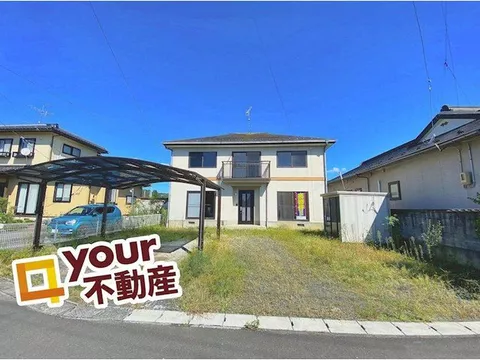 Enjoy a peaceful nature and a variety of rooms in a 5LDK + storage. Great for large families.