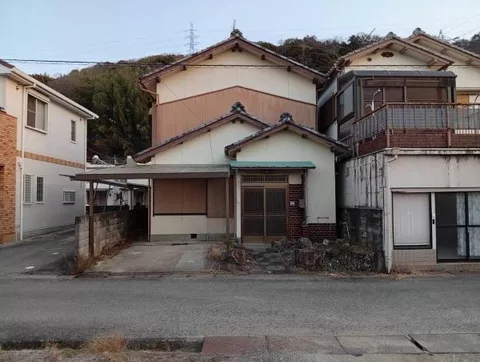 Wakayama City, Kemi (Kuroe Station) 2-story 7DK