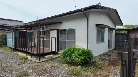 Utsunomiya City, Dojo-yado Town (in front of Green Stadium Station) Single-story building 5K