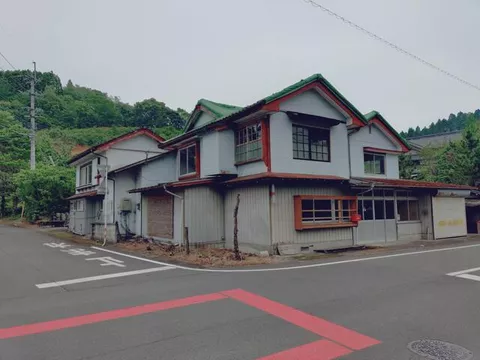 2F 12LDK, Oaza Shigeoka, Umoku, Saeki-city

2,000,000 yen