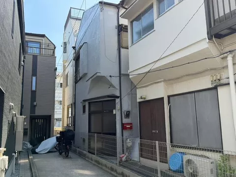 ■ "Akabane" station within walking distance! ■ Can also be considered for investment or company housing! - Image 3