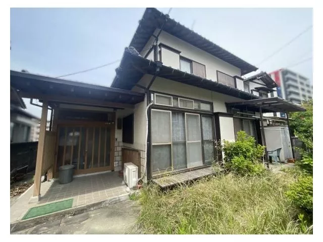 ◆4LDK◆Land approximately 191 square meters◆South-facing garden over 10 tsubo◆Good sunlight◆Quiet residential area
