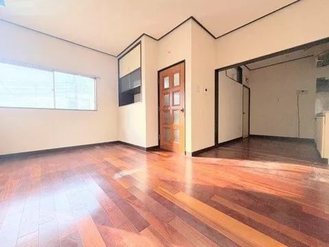 ◆ About 4 minutes to the bus stop ♪ ◆ Spacious 15-tatami LDK ♪ ◆ L-shaped balcony ♪