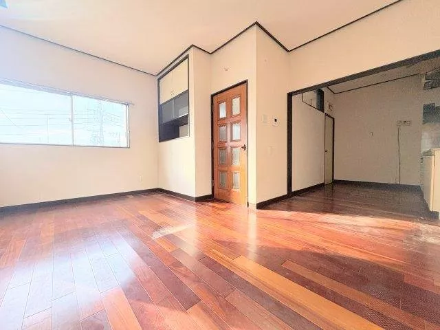 ◆ About 4 minutes to the bus stop ♪ ◆ Spacious 15-tatami LDK ♪ ◆ L-shaped balcony ♪