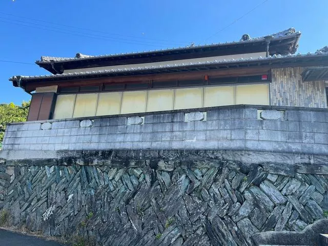 18-minute walk from JR Yosan Line "Imabari" Station