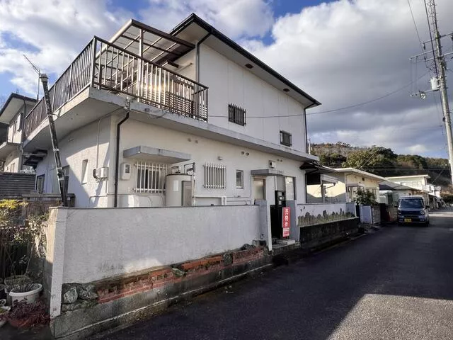 2F 5DK in Shimoura (Shimoura station), Ishii-machi, Meisei-gun

2,000,000 yen