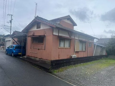 Ainan-cho, Minami-uwa-gun, Miyagi (Sukumo Sta.) 2F 4DK

3.8 million yen