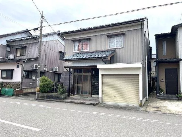 Takai Real Estate☆ 5DK in the western part of Fukui City! Good access to main roads, ideal for renovation materials