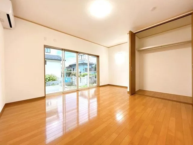 Open house held, renovation completed, each room is over 6 tatami mats, bathroom is 1 tsubo, 2 toilets