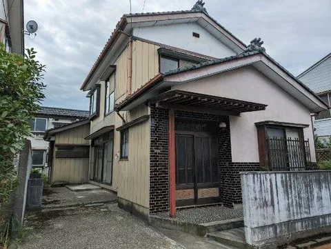 Sanjo City, Yokka Town (Sanjo Station) 2-story 5DK