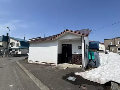 15 minutes on foot from JR Hakodate Main Line "Fukagawa" Station [Bus available] 9 minutes by bus, 5 minutes on foot from Shinko Town stop