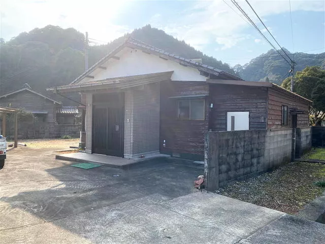 Saeki City, Yayoi Oaza Era (Kamioka Station) Single story house, 3DK

4,000,000 yen