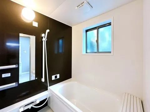 [Open House Held] [Renovated] [Immediate Move-in Possible] [Approximately 60m to nearby parking (1 space 40)]
