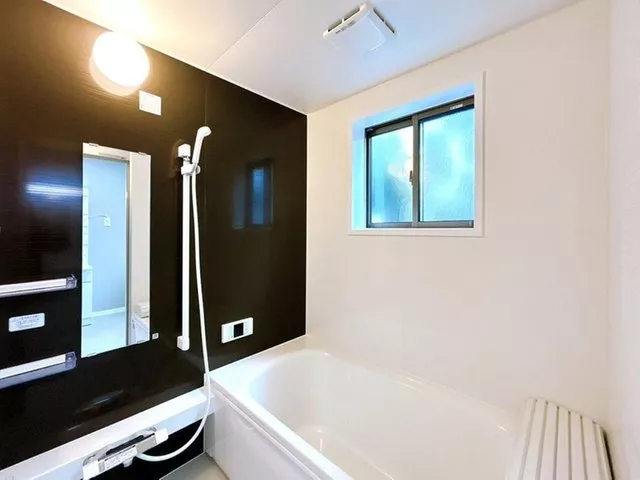 [Open House Held] [Renovated] [Immediate Move-in Possible] [Approximately 60m to nearby parking (1 space 40)]