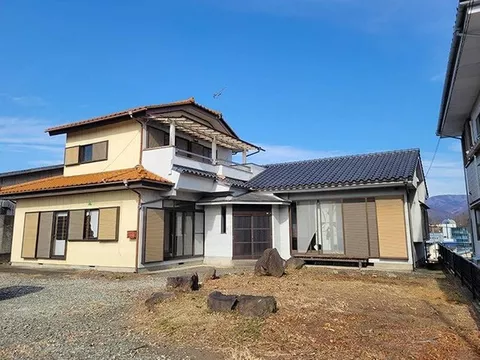 ◇7DKK layout that can accommodate two families◇Spacious land of about 127 tsubo