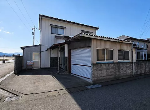 Used single-family home, 10-minute walk from Toyama Chihō Railway Kamitaki Line, Nunoichi Station
