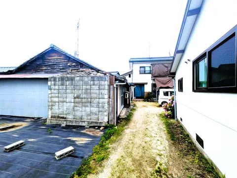Iwakuni City Nakatsu Town 2-chome (Iwakuni Station) 2-story 4LDK