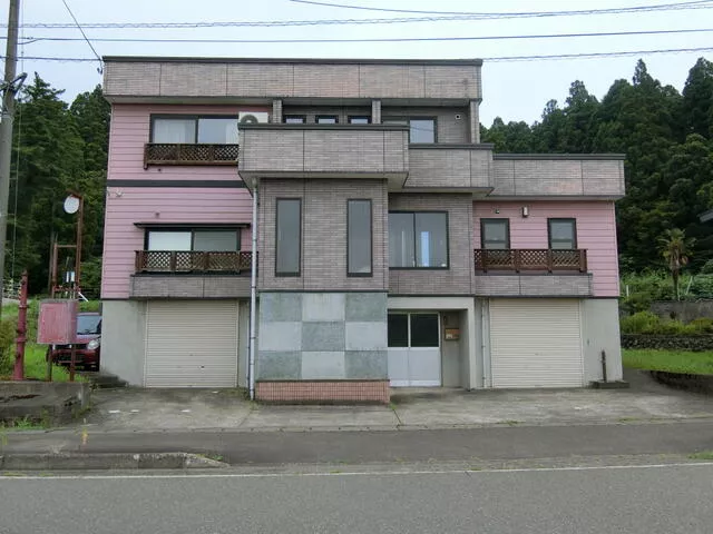 Joetsu City Itakura Ward Fukuouji (Kita-Arai Station) Three-story building 6SDK