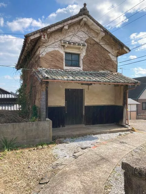 Itohara, Musashi-machi, Kunisarichi-shi, Kanagawa 6SK

3.5 million yen