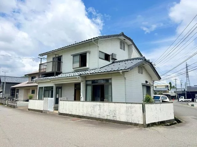 [Open House] Current sale until August 30 / Office space available