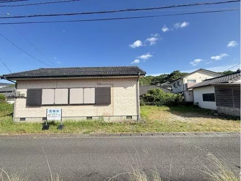 ☆Renovation completed in June!☆ An open location overlooking the sea across the road☆