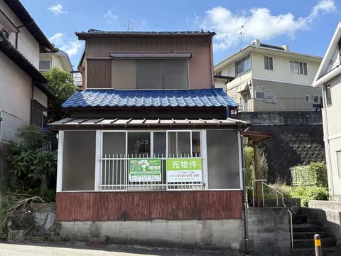 Yahatan Higashi Ward, Kitakyushu City, Suwa 2-chome (Edamitsu Station) 2-story building 4K