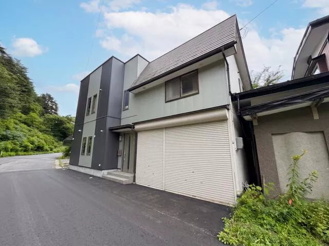 Minami Town, Sannohe District, Oaza Toritani, Kooyama (Suwa-no-Hira Station) 2-story 3LDK