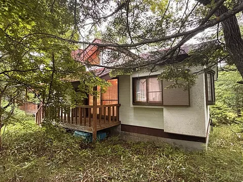 Used single-family home suitable for both vacation and permanent residence - Large house in Megami-dai, Takashina Town, Kita Saku District