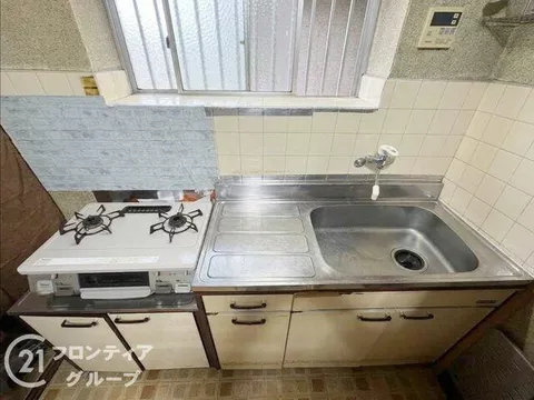 Moriguchi City, Yakumo Higashimachi 2-chome (Dainichi Station), 3-story building, 4DK - Image 3