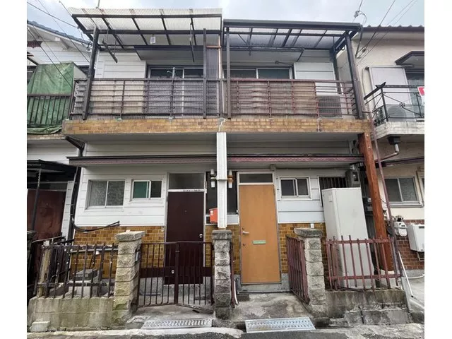 Land area approximately 72.24㎡ (approximately 21.85 tsubo) - a property consisting of 1 building with 2 connected units.