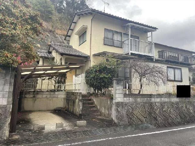 2F 4DK in Miyauchi, Tobe-cho, Iyo-gun

5.5 million yen