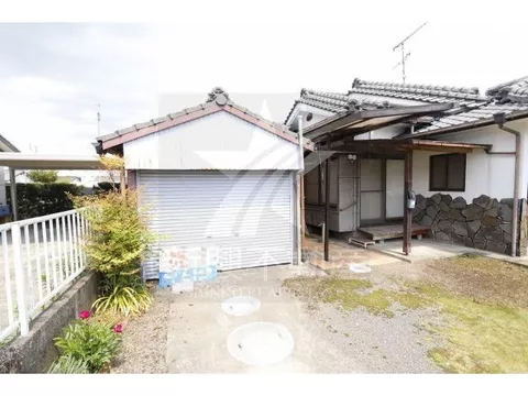 A 5DK single-story used house very close to Miyakonojō High School!