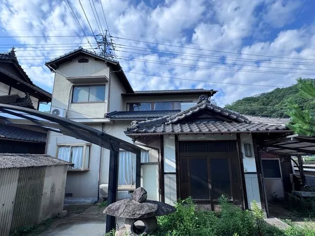 Bizen City, Yoshinaga-cho Yoshinaga Naka (Yoshinaga Station) 2-story 9LDK