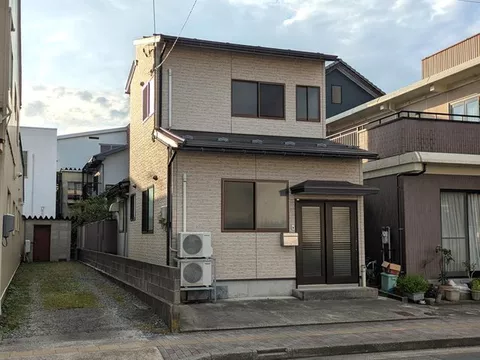 ◆ Elementary and junior high schools, as well as kindergartens, are within walking distance ◆ Conveniently located close to the city center