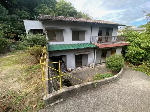 Kurihara Higashi 1-chome, Onomichi City (Onomichi Station) 2-story 5LDK