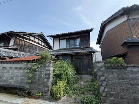 Hikone City Sawayama-cho (Toriimoto Station) 2-story building 5K