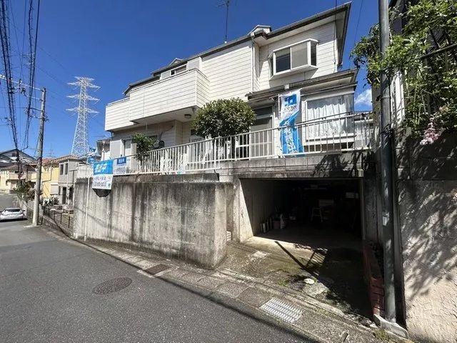 Open house held / Water and sewage connection work in progress / Parking for 1 car available / 4LDK house